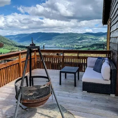 Prázdninový dům Spacious With A Fabulous View And A Sauna Skulestadmo